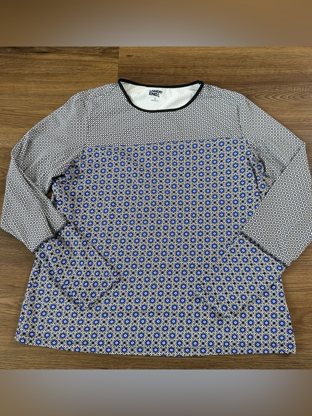 Lands End Swim Rash Guard Top Large Nylon Sun Swim Shirt Long Sleeve Blue Black